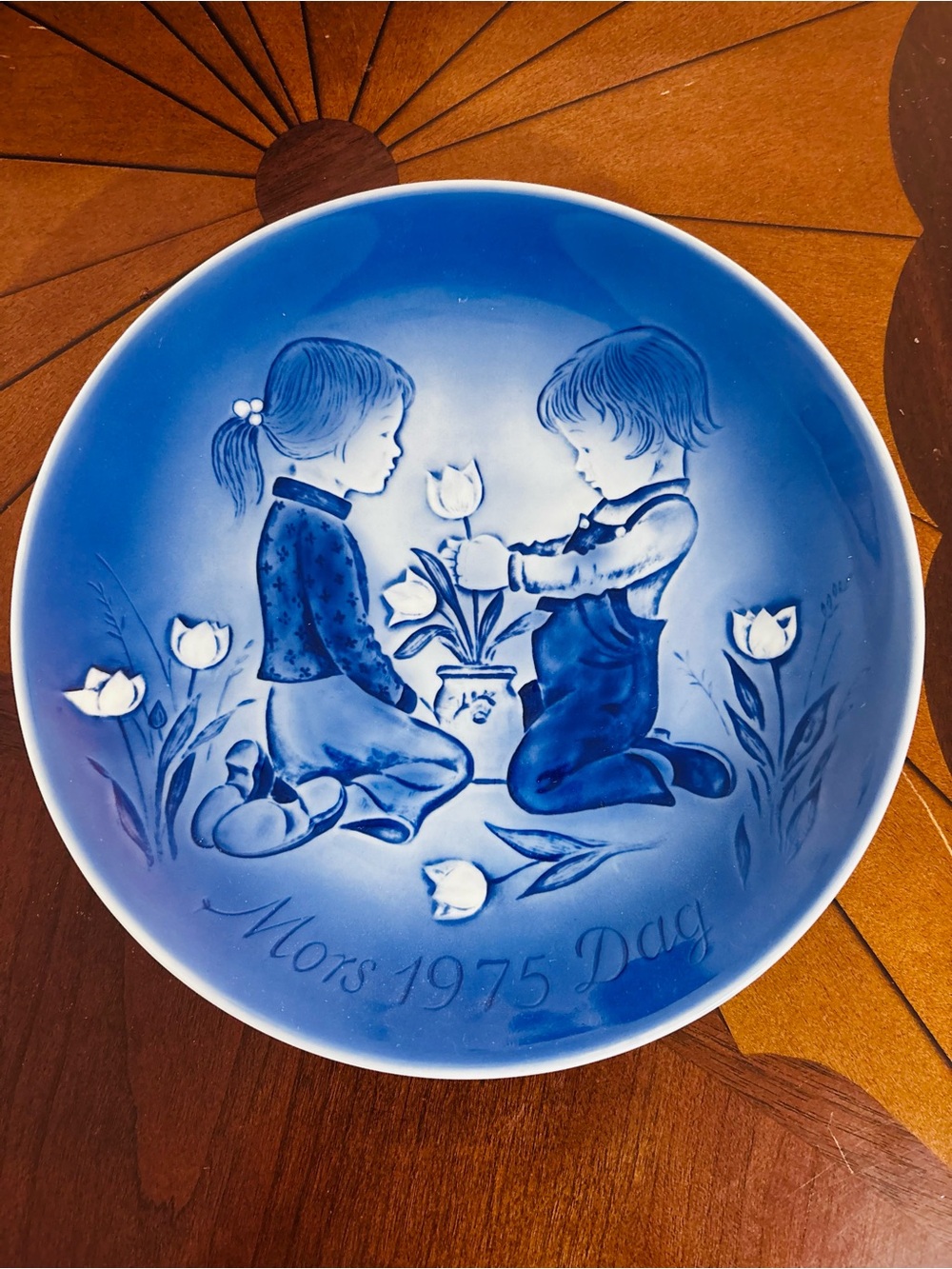 Vintage Blue Decorative Collector Plate - "Mors 1975 Dag"